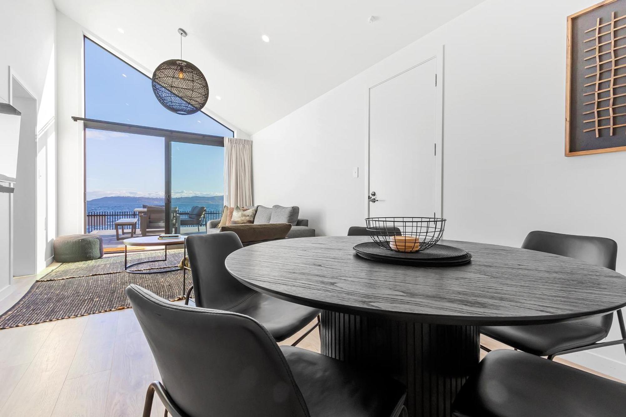 Brand New Lake Front Homes Spa Pool Taupo Ngoại thất bức ảnh