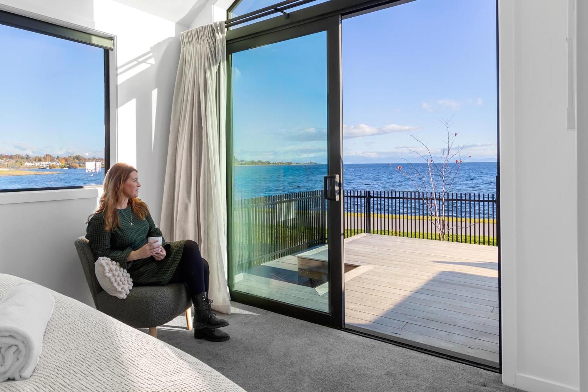 Brand New Lake Front Homes Spa Pool Taupo Ngoại thất bức ảnh